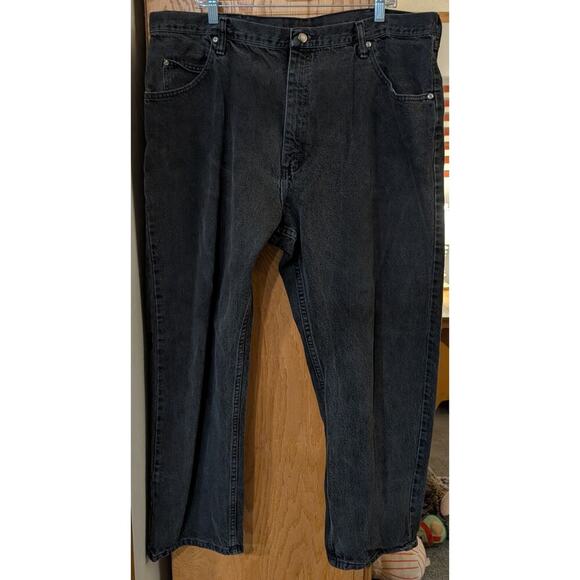 ♥️Mens 42/30 Wrangler Jeans - Picture 1 of 4